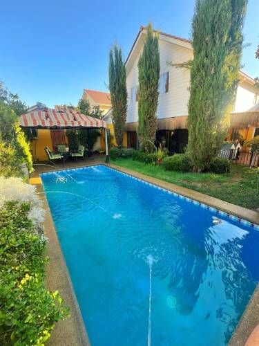 Linda Casa Calle La Hacienda Alta, 4ta etapa Larapinta, Lampa