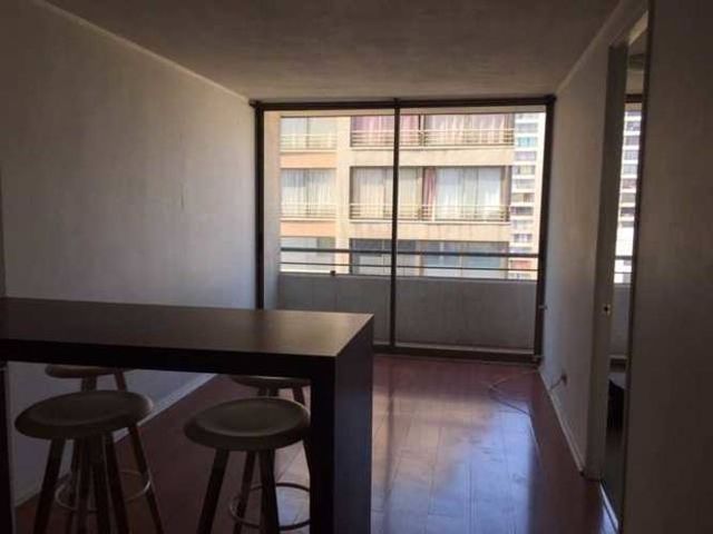Departamento con Terraza, metro Santa Lucía (137069)