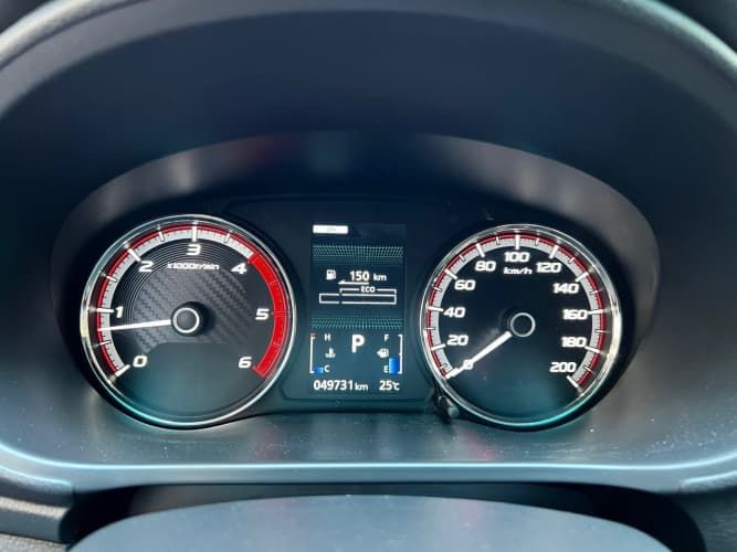 Mitsubishi L200 2.4 TD Auto Dakar CD 4WD