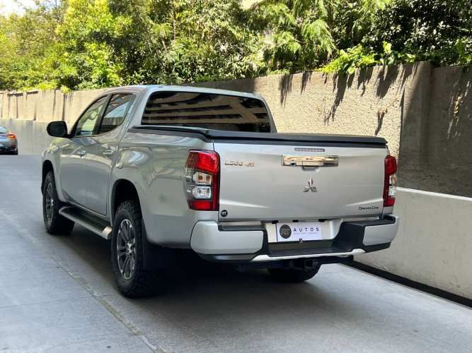 Mitsubishi L200 2.4 TD Auto Dakar CD 4WD