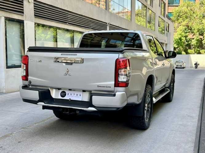 Mitsubishi L200 2.4 TD Auto Dakar CD 4WD