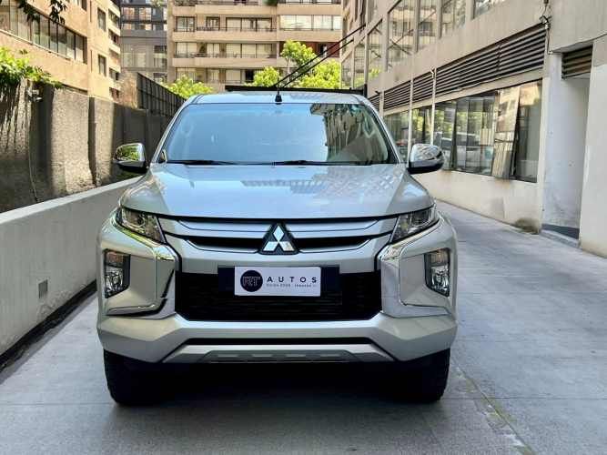 Mitsubishi L200 2.4 TD Auto Dakar CD 4WD