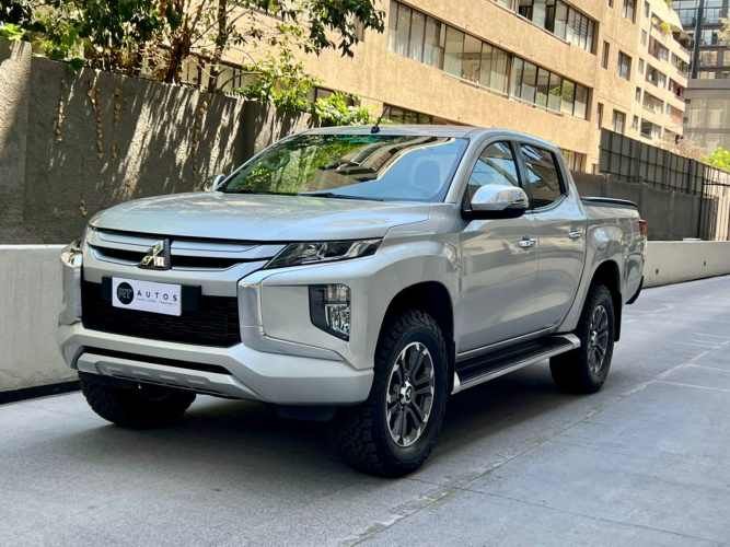 Mitsubishi L200 2.4 TD Auto Dakar CD 4WD