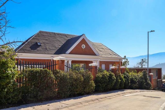 Casa estilo Georgiana, 1501 m2, Quinchamalí (137211)