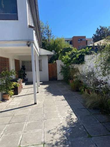 DEPARTAMENTO LUXEMBURGO CON CAMPANARIO