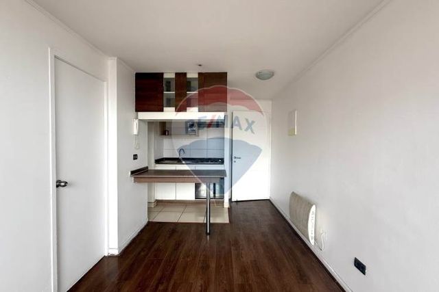 1d 1b piso 21 con balcón metro santaana