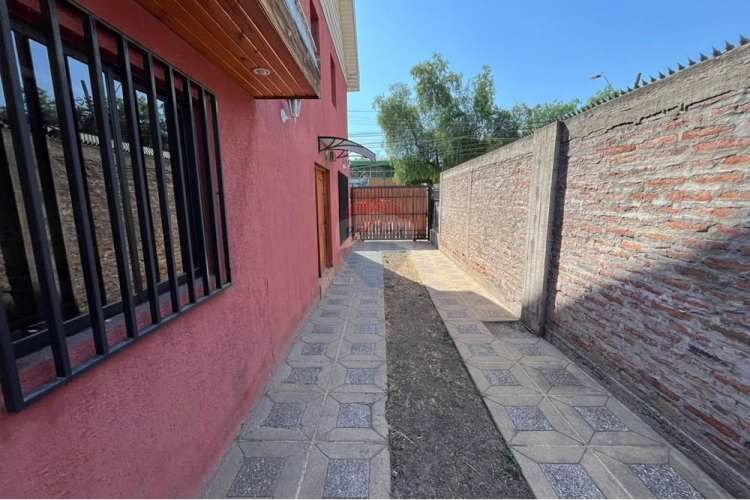 Arriendo con excelente conectividad