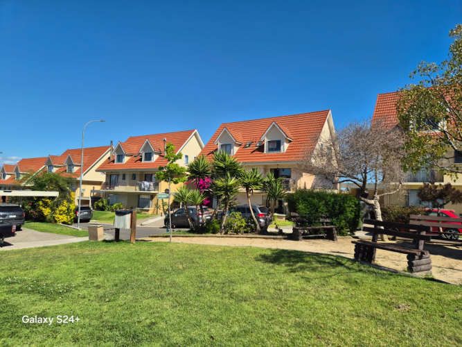 ESPECTACULAR CASA 3 PISOS TE ESPERA