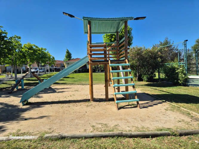 ESPECTACULAR CASA 3 PISOS TE ESPERA