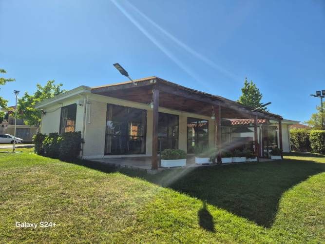 ESPECTACULAR CASA 3 PISOS TE ESPERA