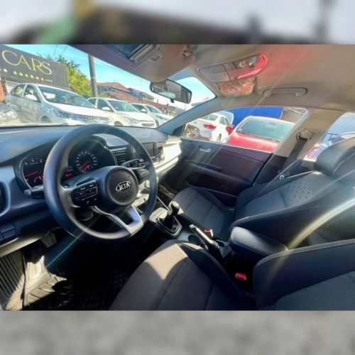 Kia rio5.