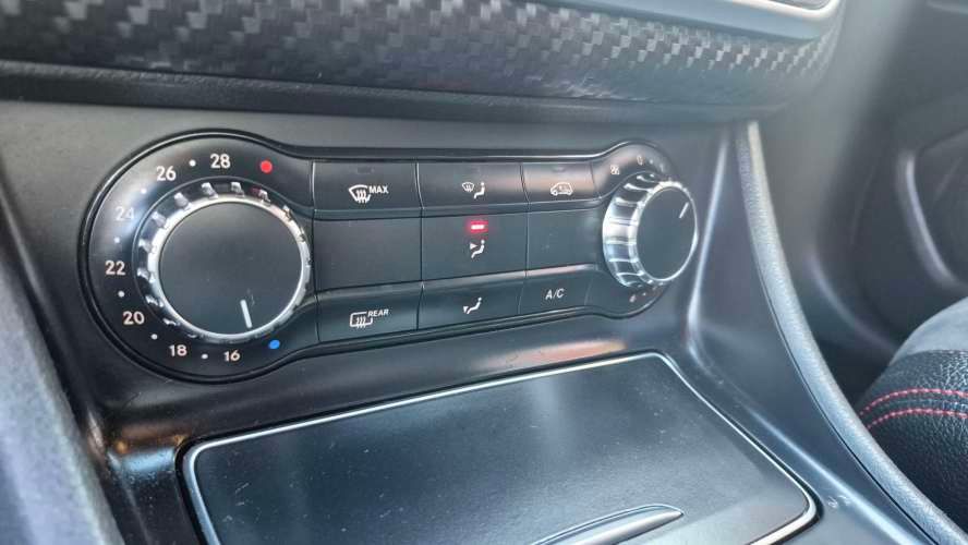 MERCEDES BENZ   A200 2017