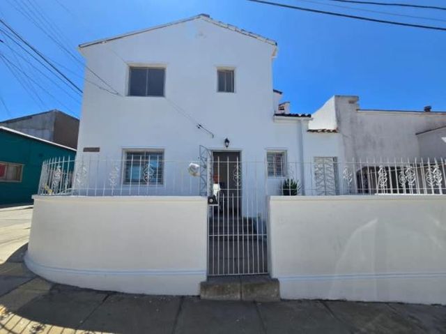 CAPITÁN THEODOR ESQUINA VISTA HERMOSA