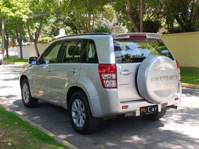 SUZUKI GRAND NOMADE 2014