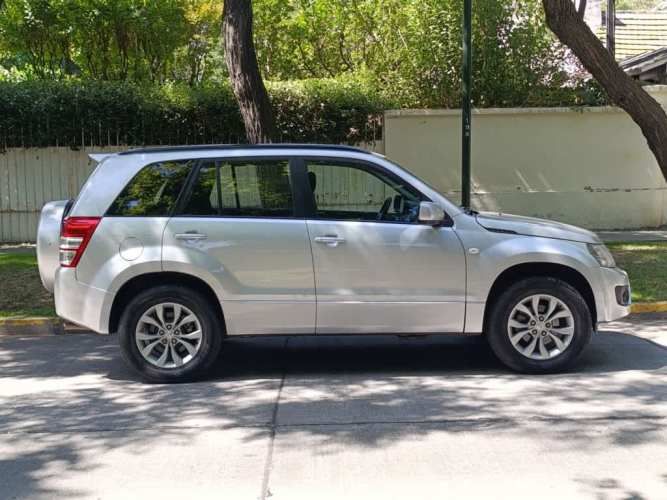 SUZUKI GRAND NOMADE 2014
