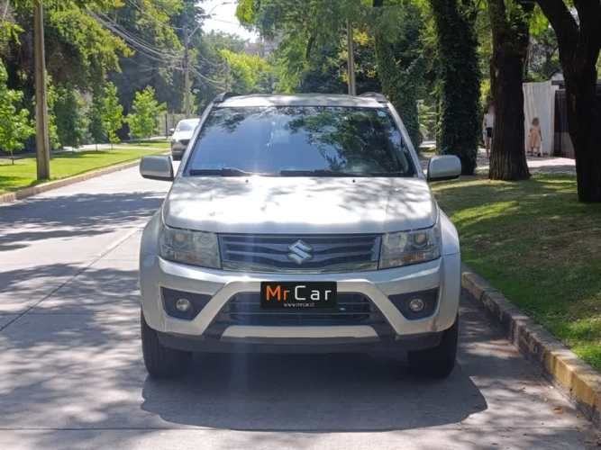 SUZUKI GRAND NOMADE 2014