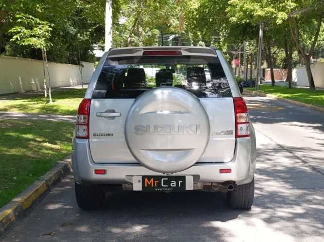 SUZUKI GRAND NOMADE 2014