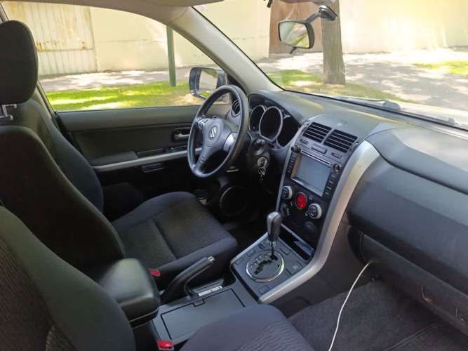 SUZUKI GRAND NOMADE 2014