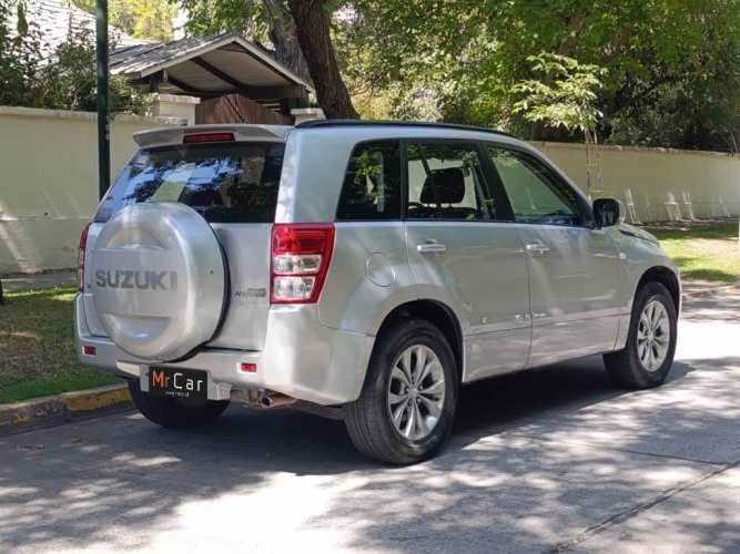 SUZUKI GRAND NOMADE 2014