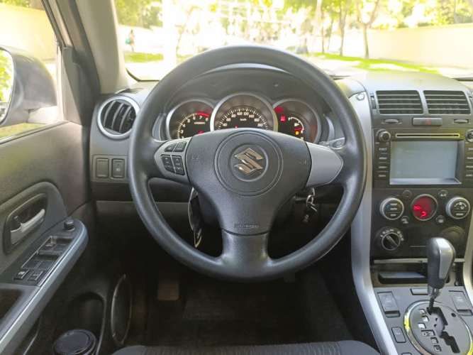 SUZUKI GRAND NOMADE 2014