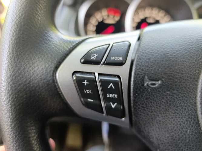 SUZUKI GRAND NOMADE 2014