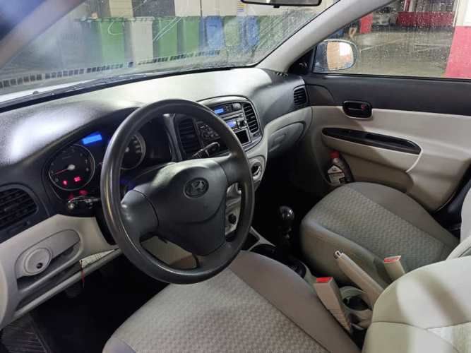HYUNDAI ACCENT 2011