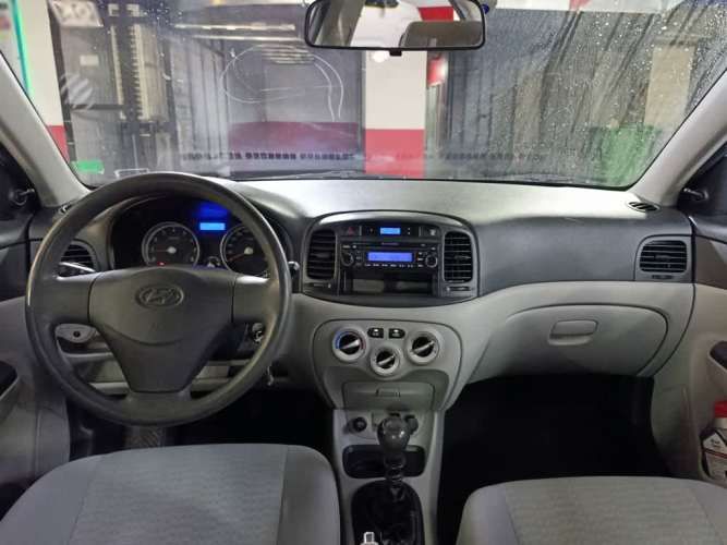 HYUNDAI ACCENT 2011