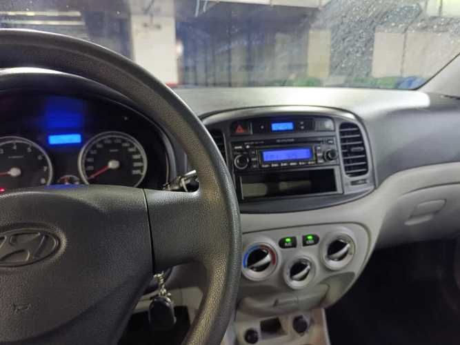 HYUNDAI ACCENT 2011