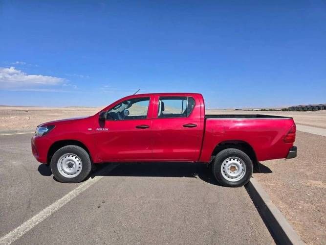 TOYOTA HILUX 2023