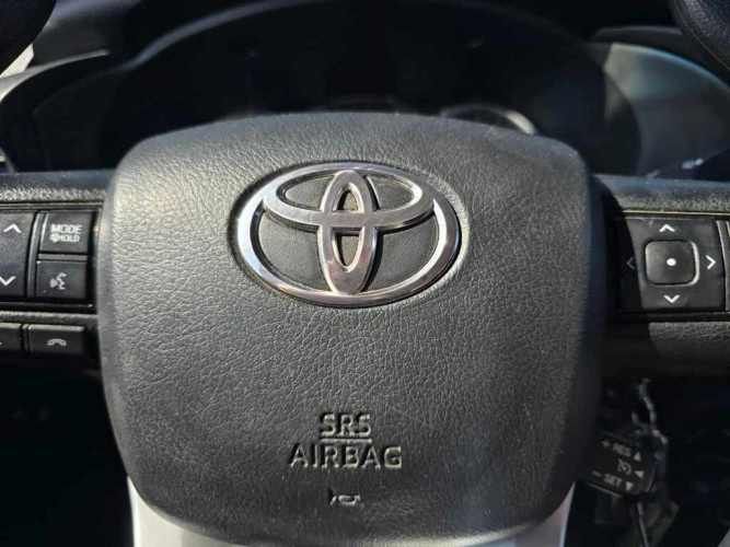 TOYOTA HILUX 2023
