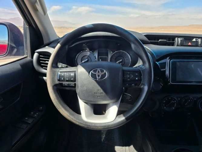 TOYOTA HILUX 2023