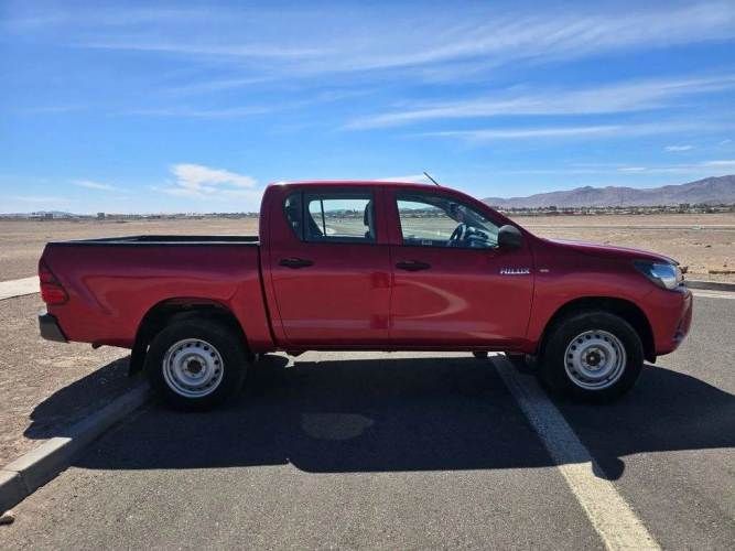 TOYOTA HILUX 2023