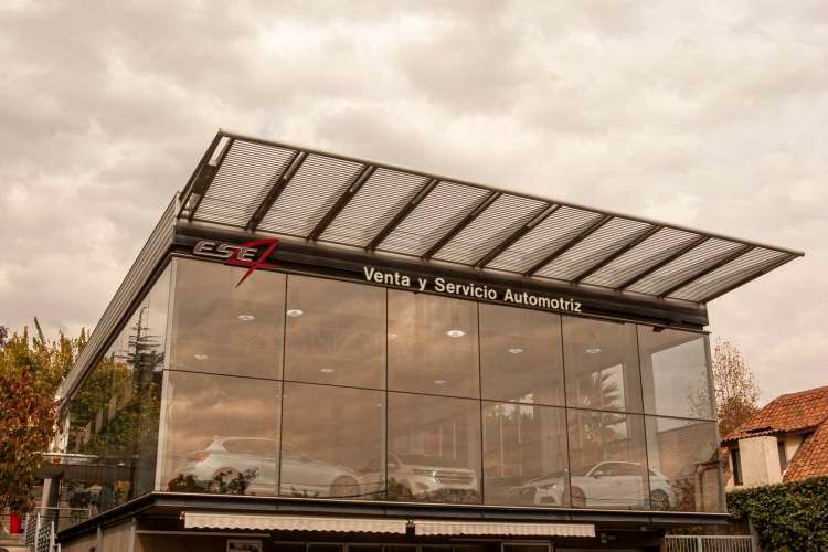 Chofer – Encargado de Compras y Repuestos