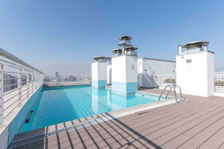 Tarapacá 876 (1 Bod) [93-1]