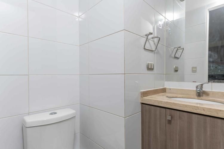 Tarapacá 876 (1 Bod) [93-1]