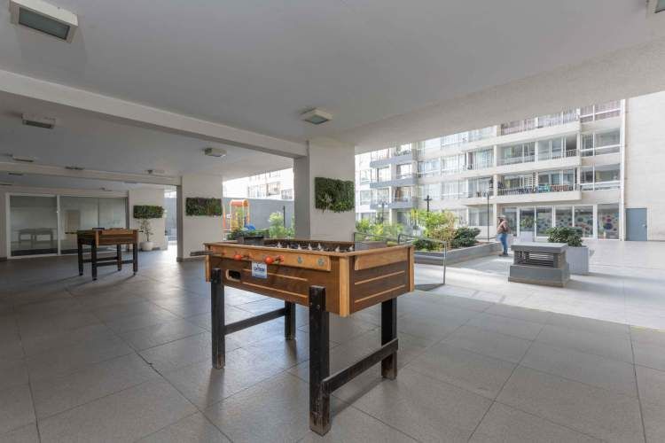 Tarapacá 876 (1 Bod) [93-1]