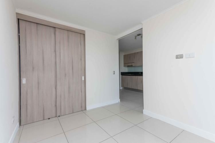 Tarapacá 876 (1 Bod) [93-1]