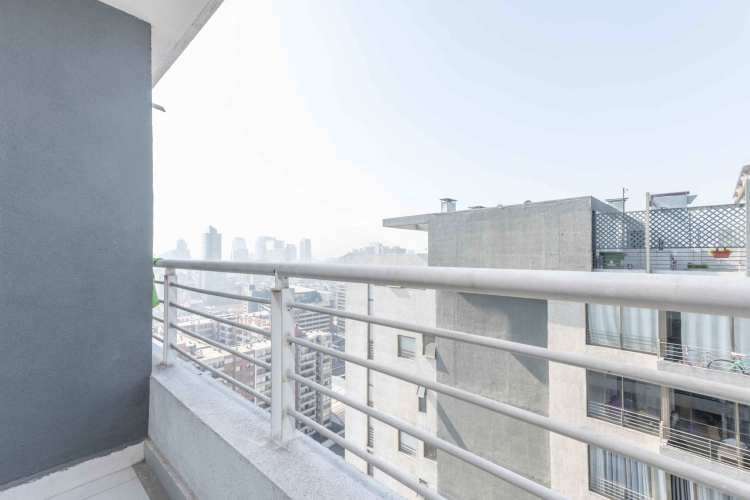 Tarapacá 876 (1 Bod) [93-1]