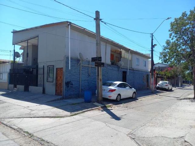 Departamento Interior con 2 Dormitorios, 1 Baño, Comuna Lo Prado.