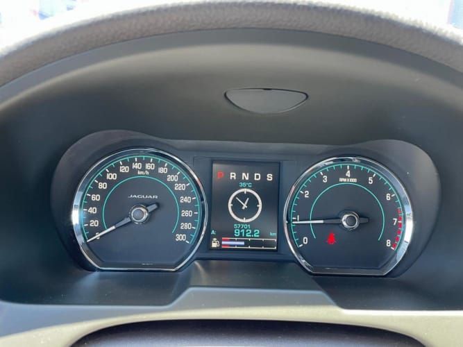 JAGUAR XF 2.0 AT 2015