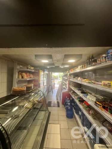 LOCAL COMERCIAL Pedro de Valdivia con Bustos