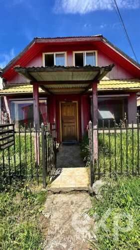 CASA En calle Los Sauces esquina Los Aromos