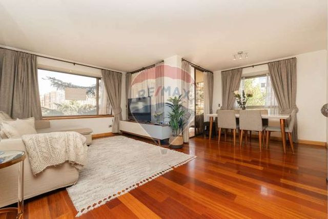 Luminoso departamento 4d en nueva las condes