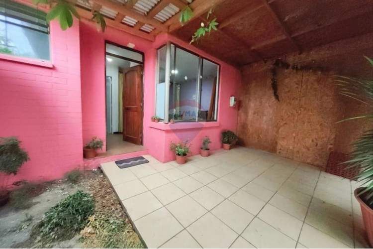 Casa con espacio comercial (comida rápida)