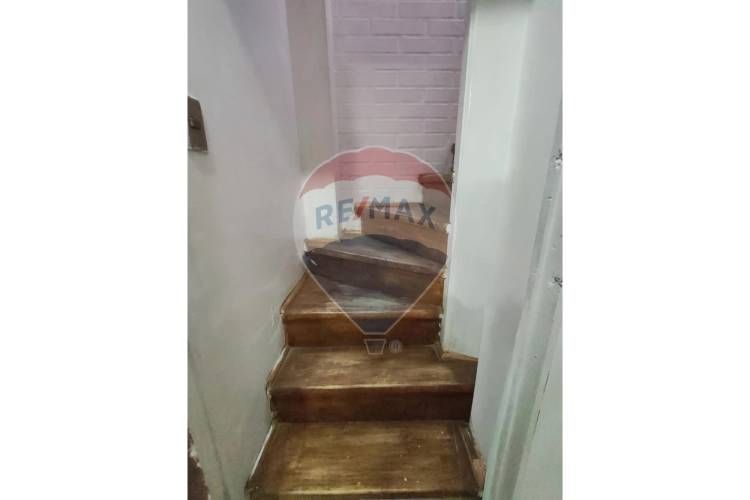 Casa con espacio comercial (comida rápida)