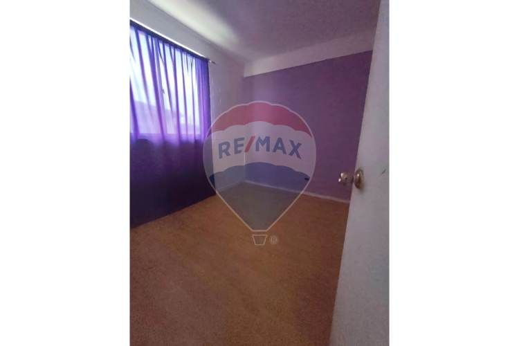 Casa con espacio comercial (comida rápida)