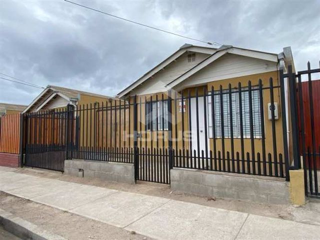 CASA Villa Alto Las Pircas, Coquimbo. 3D/1B (amoblado).