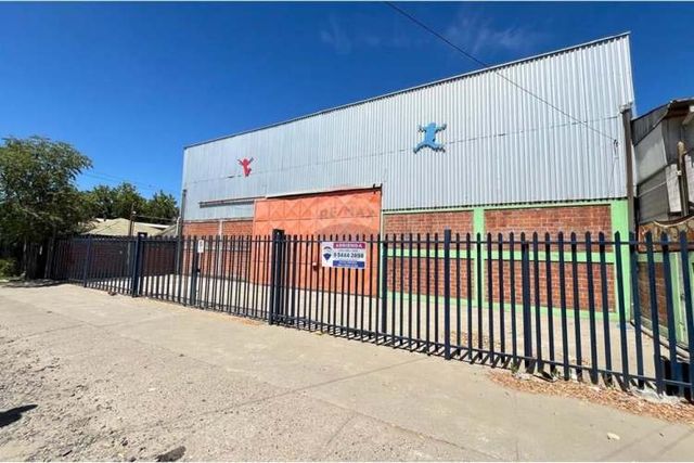 Arrienda bodega 682 m2 av. cancha rayada talca