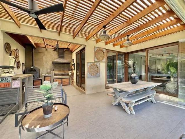 CASA EN CONDOMINIO CON PISCINA EN PIEDRA ROJA