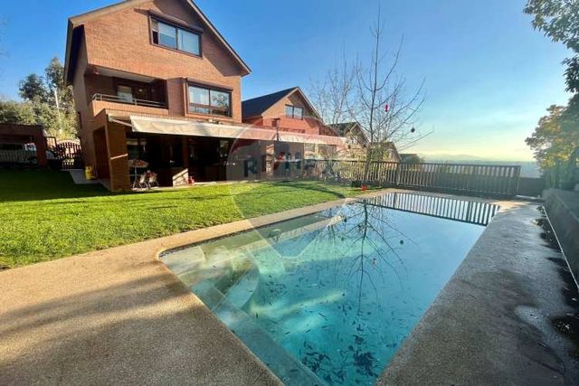 Venta casa muy amplia y luminosa, parque mahuida